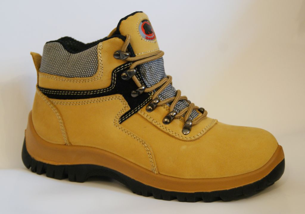 Obuwie wykonane z najwyższej jakości, całkowicie naturalnej skóry licowej nubuk